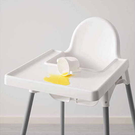 Chaise haute avec tablette et coussin